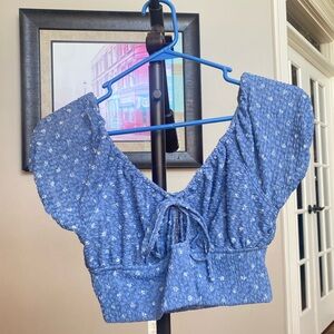 American Eagle- Blue floral crop top.